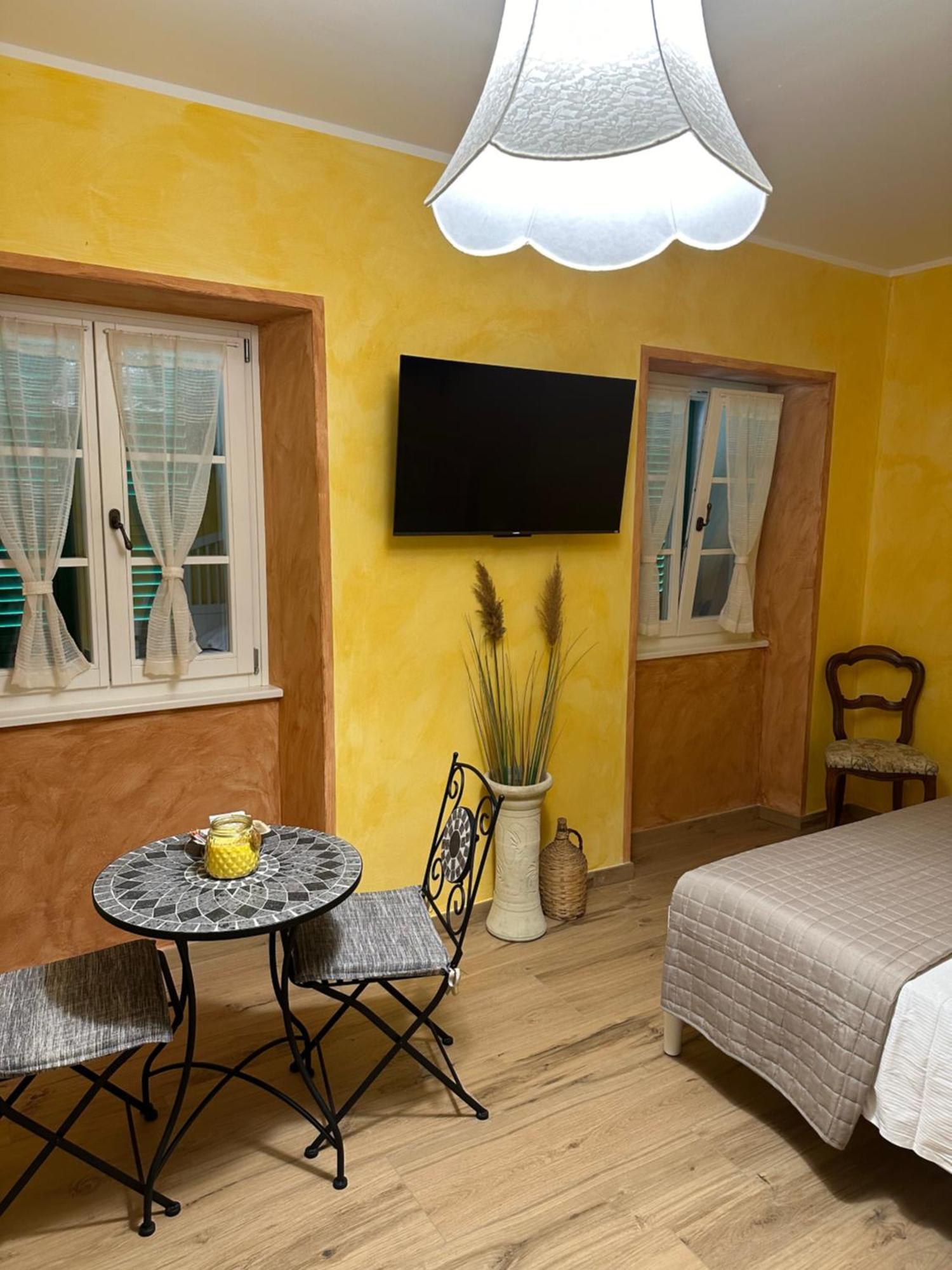 Mornese Nel Caruggio - B&B מראה חיצוני תמונה